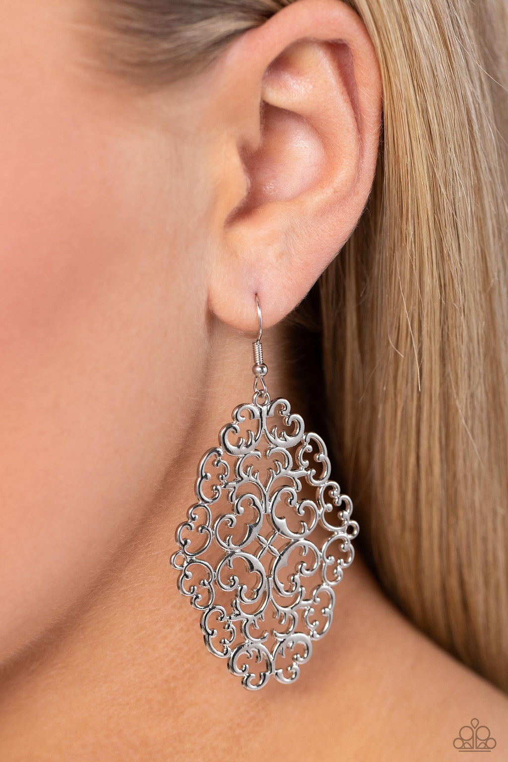 Paparazzi - Contemporary Courtyards - Silver Earrings