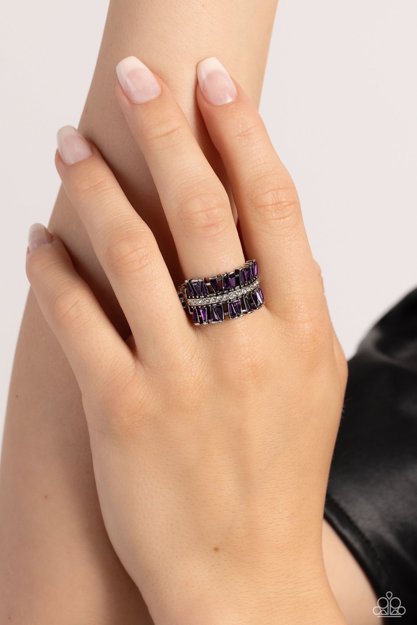 Paparazzi - Staggering Stacks - Purple Ring