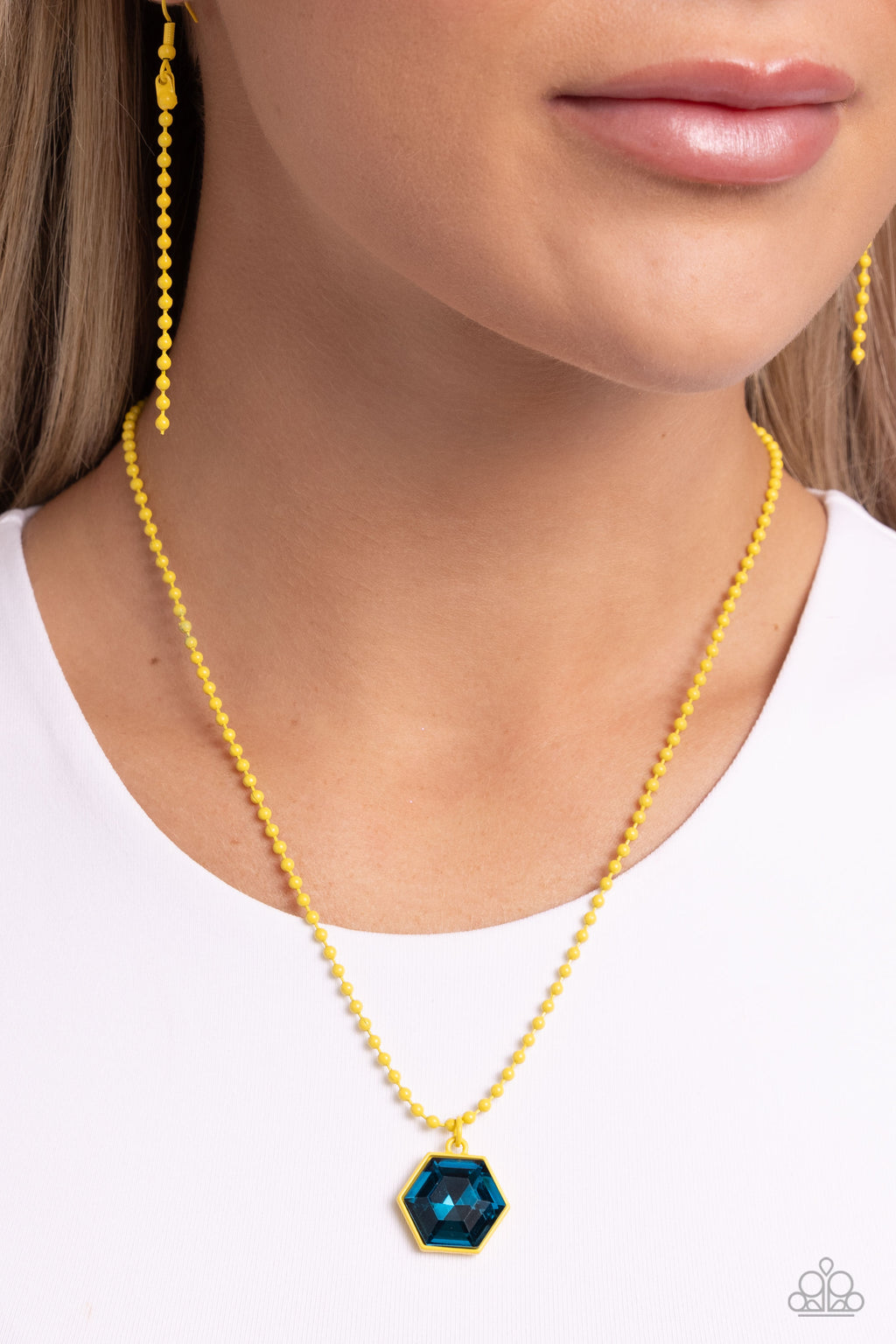 Paparazzi - Sprinkle of Simplicity - Yellow Necklace