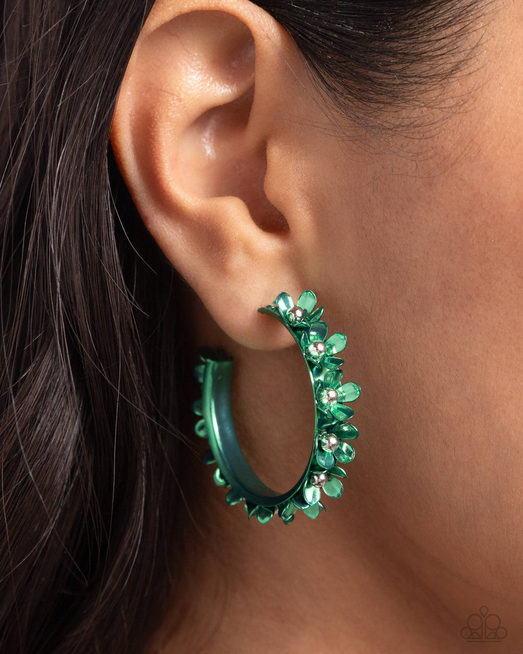 Paparazzi - Fashionable Flower Crown - Green Earrings