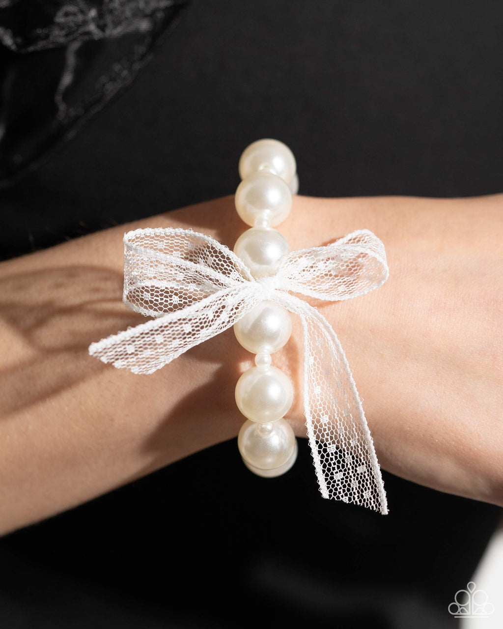 Paparazzi - Girly Glam - White Bracelet