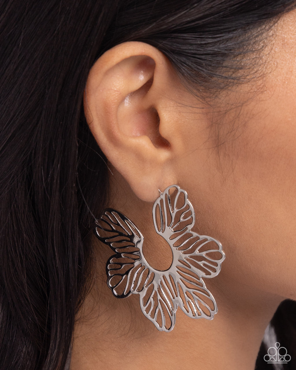 Paparazzi - Floral Fame - Silver Earrings