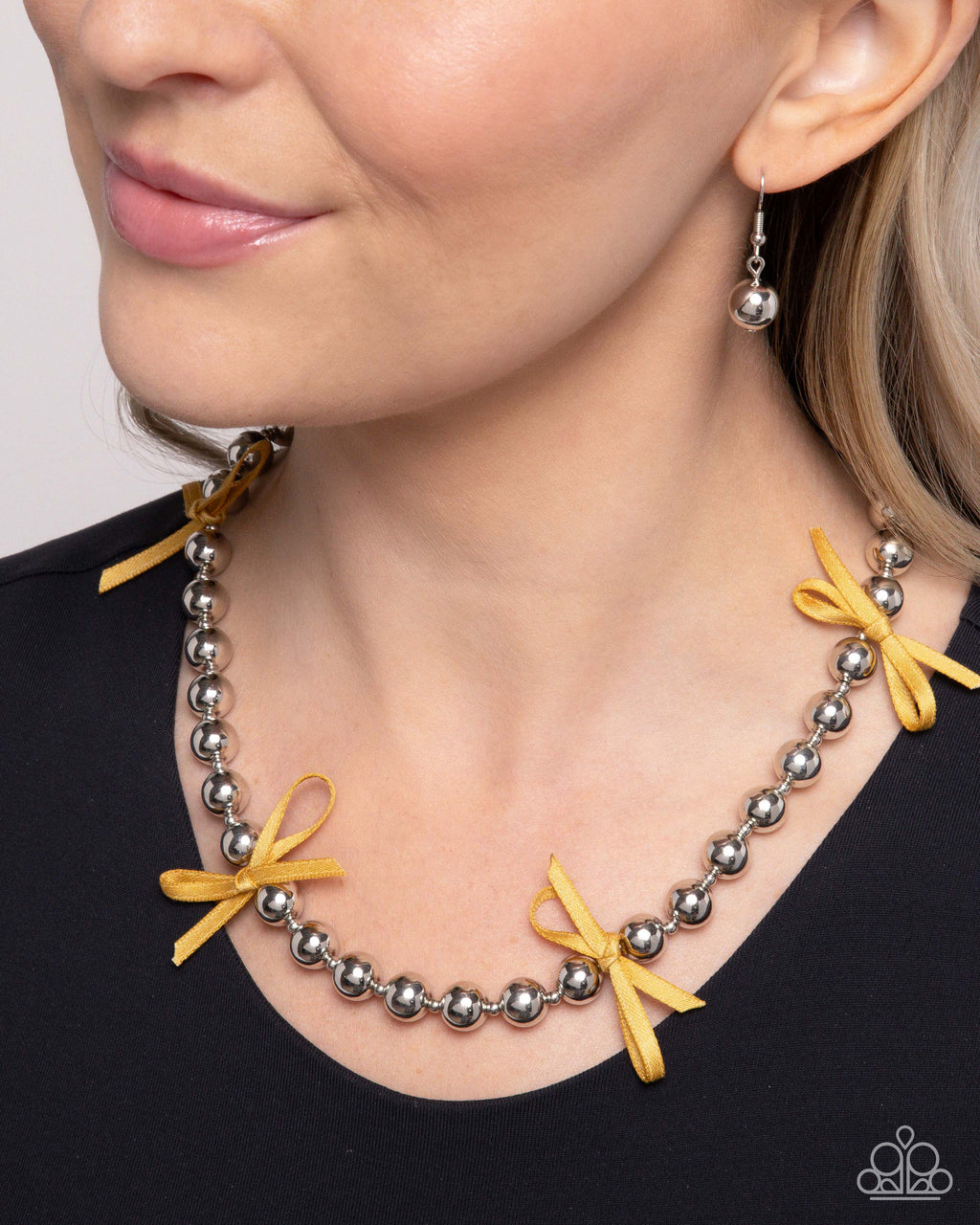 Paparazzi - Elegant Event - Yellow Necklace