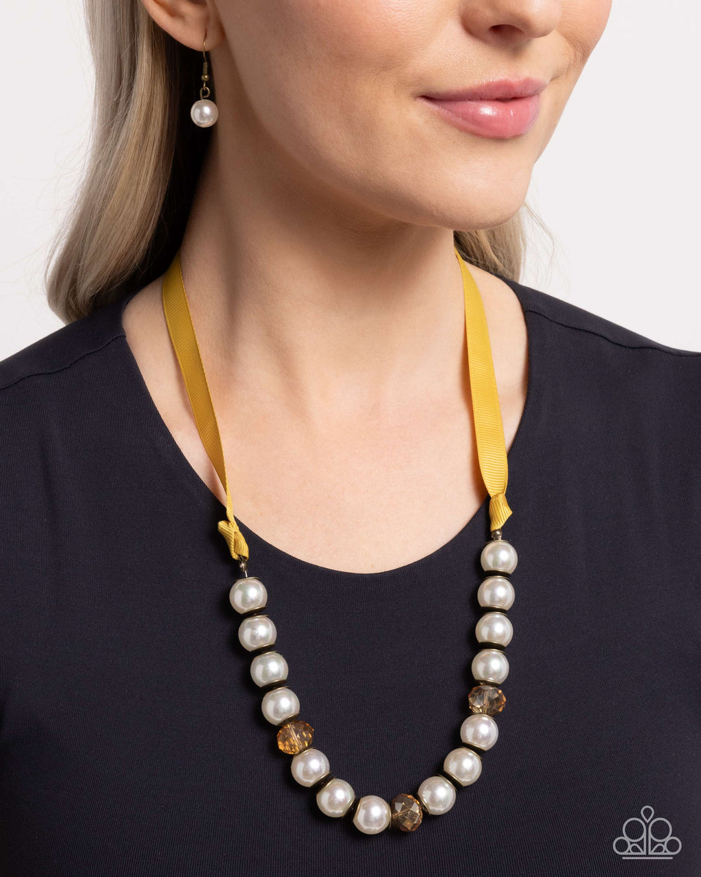 Paparazzi - Exclusive Ease - Yellow Necklace