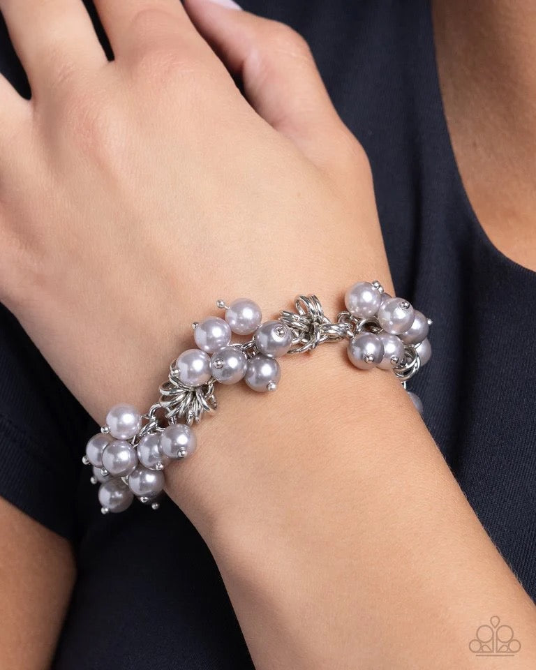 Paparazzi - Endless Loop - Silver Bracelet