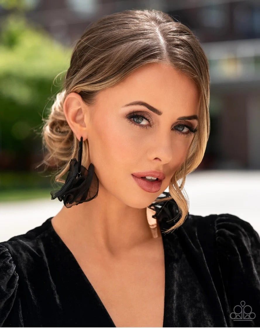 Paparazzi - Passionate Promenade - Black Hoop Earring