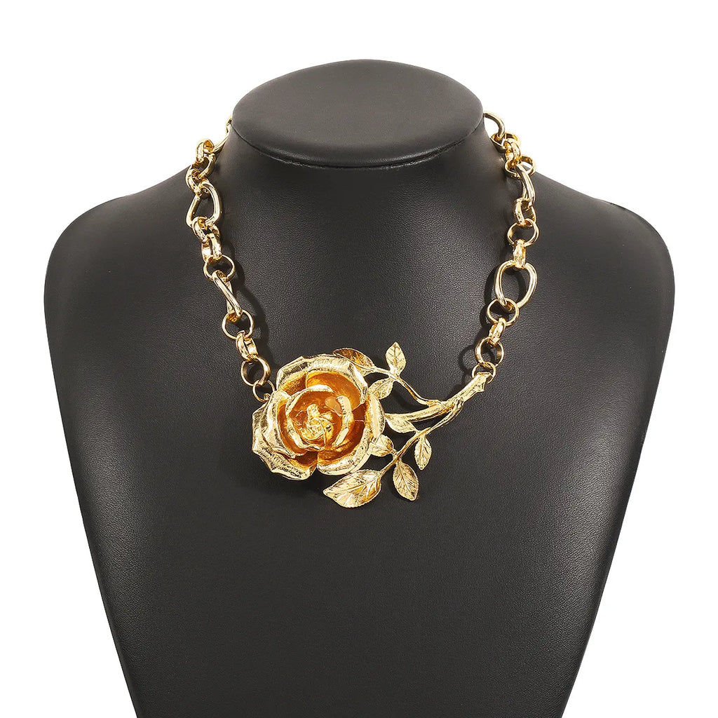 Silent Flourish - Gold Necklace