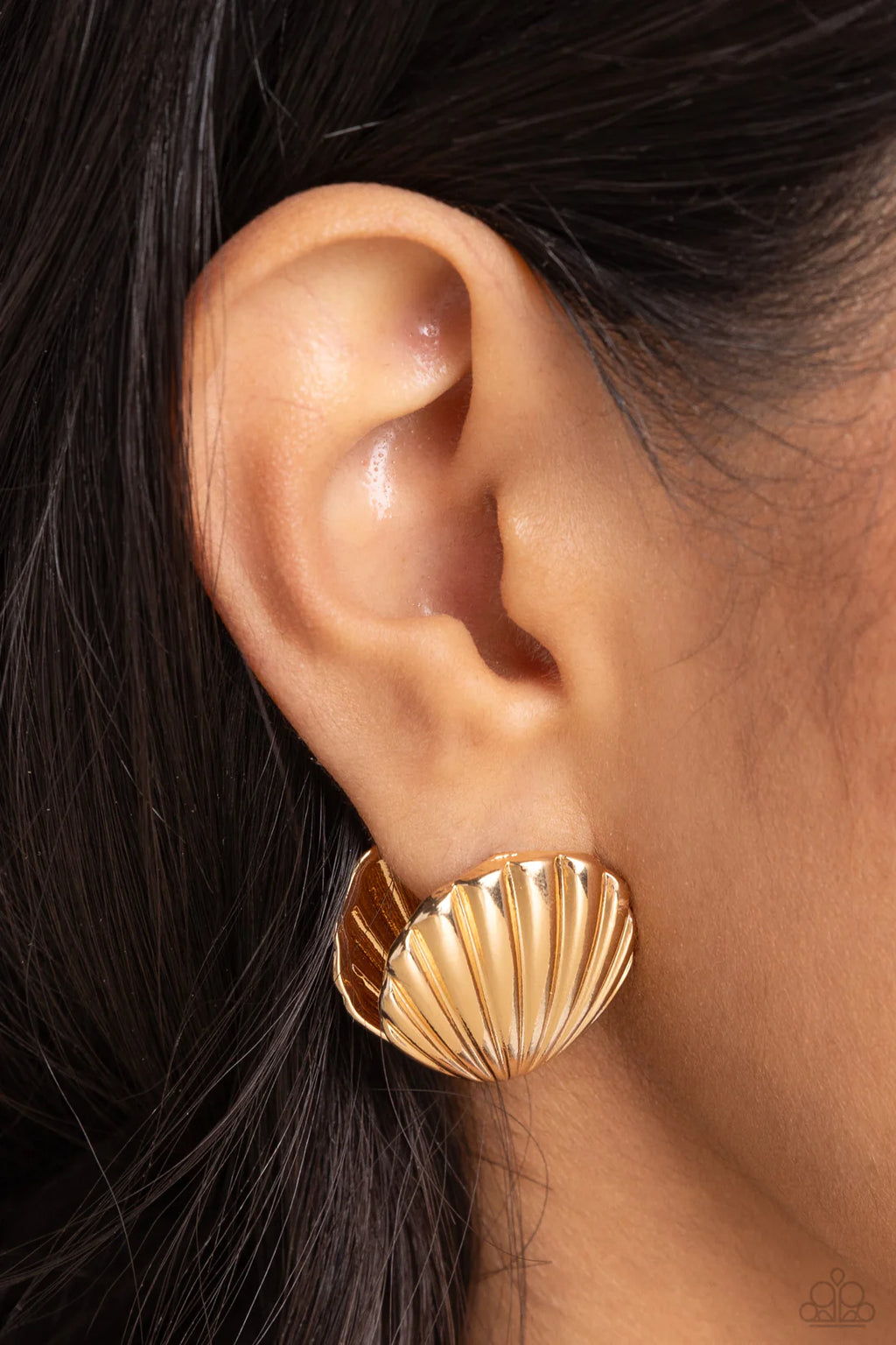 Paparazzi - Seashell Surprise - Gold Earrings