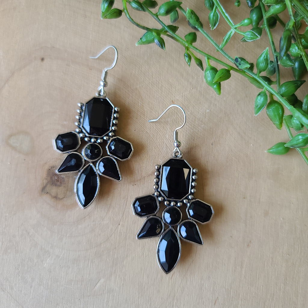 Paparazzi - Vacay Vixen - Black Earrings