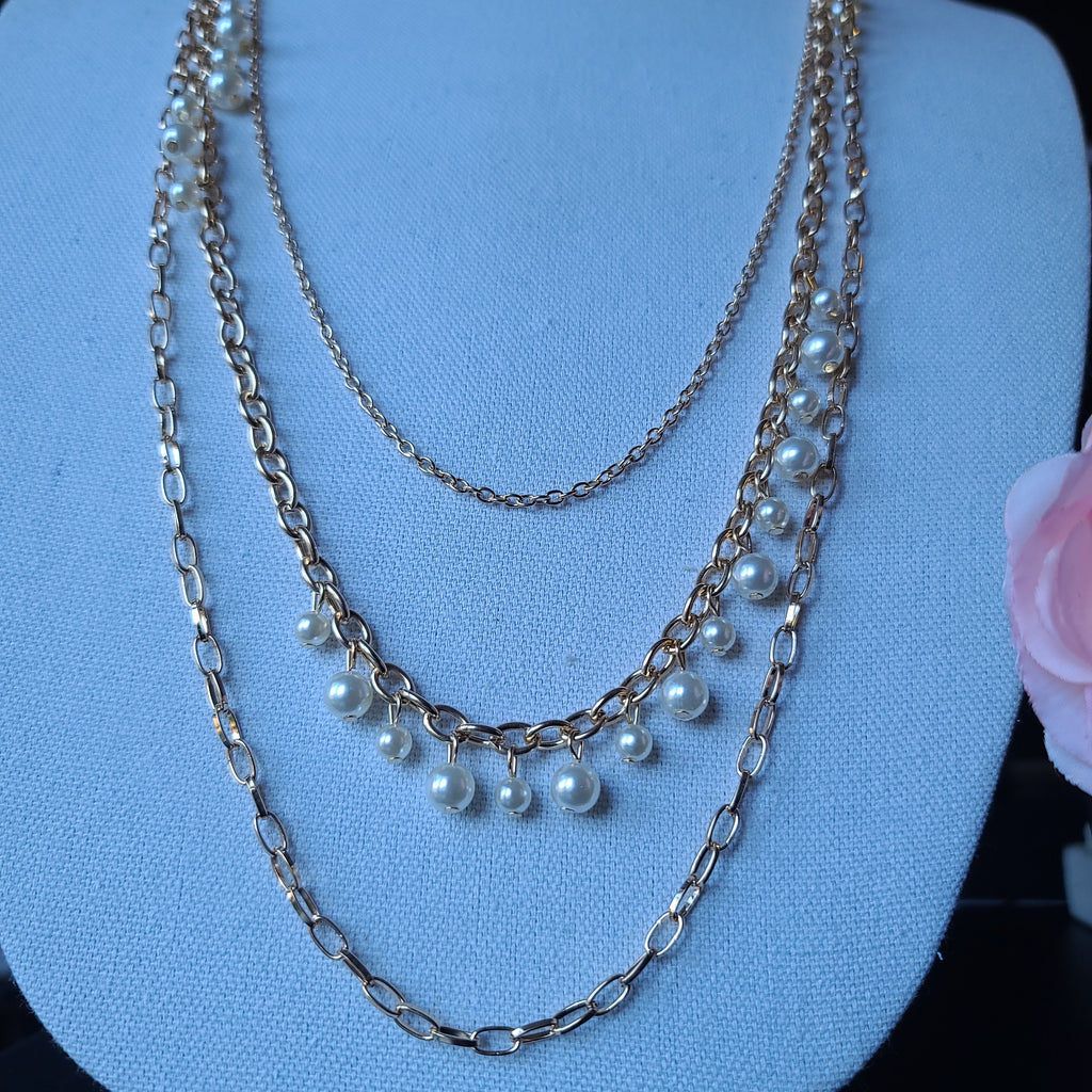 Paparazzi - Pearl Pageant - Gold Necklace