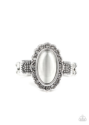 Paparazzi - Fabulously Flawless - White Ring