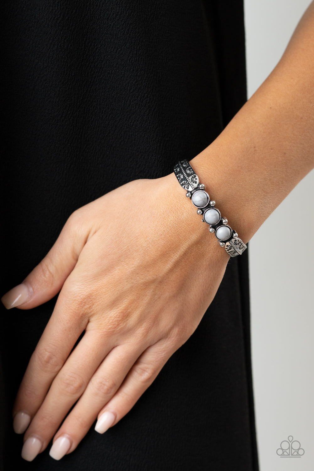 Paparazzi - Mojave Glyphs - Silver Bracelet