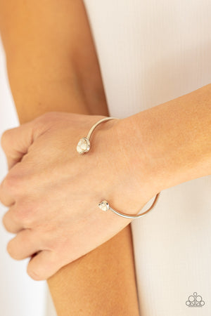 Paparazzi - Romantically Rustic - White Bracelet