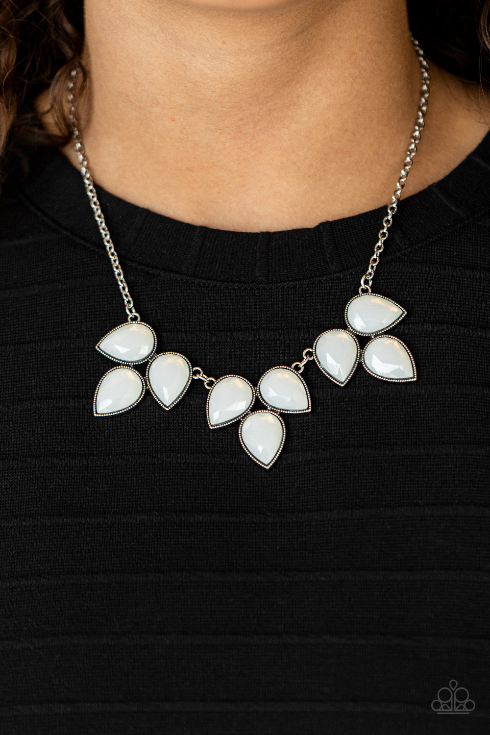 Paparazzi - Prairie Fairytale - White Necklace