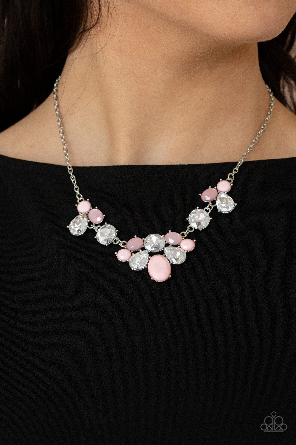 Paparazzi - Ethereal Romance - Pink Necklace