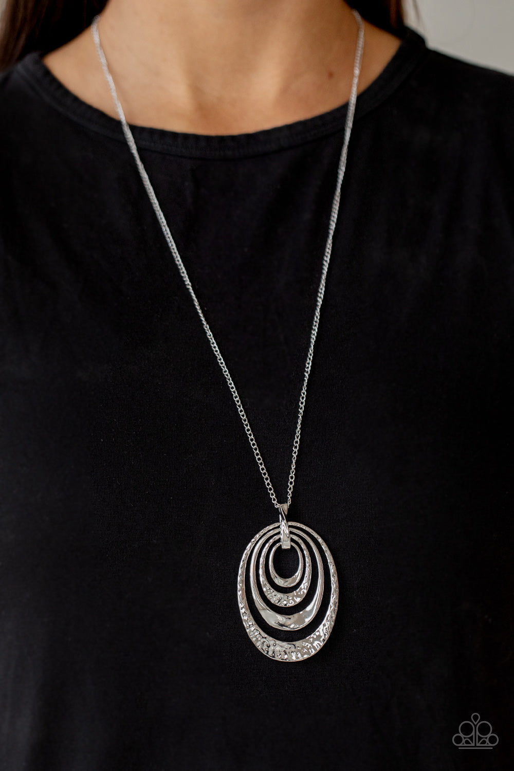 Paparazzi - Renegade Ripples - Silver Necklace