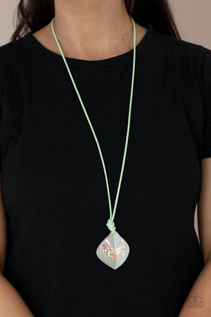 Paparazzi - Face The ARTIFACTS - Green Necklace