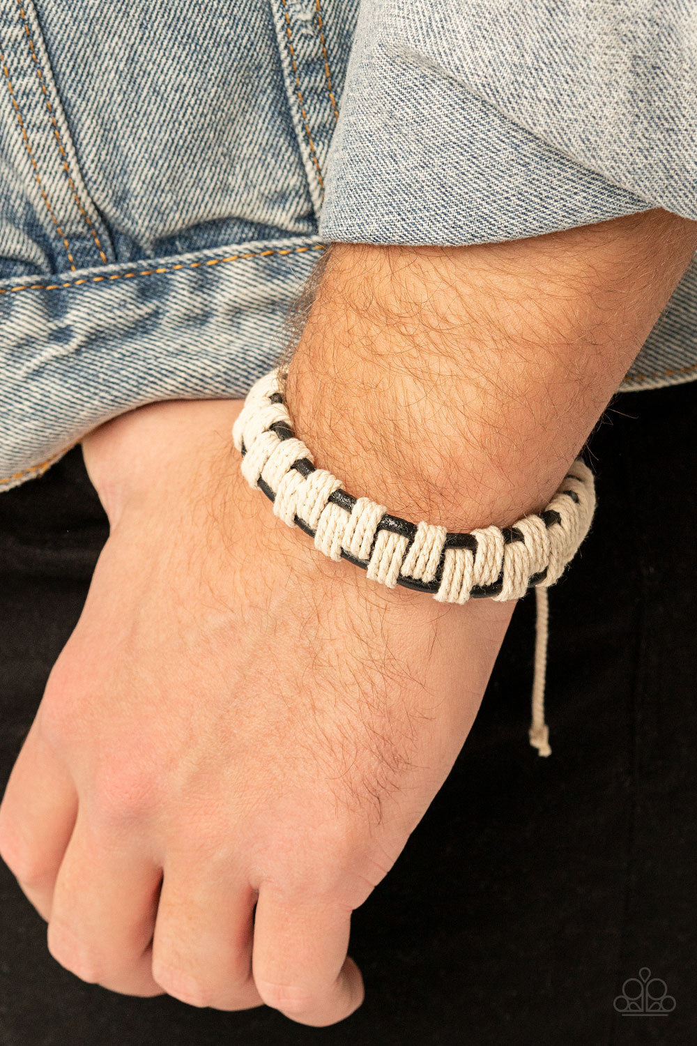 Paparazzi - Rustic Terrain - Black Bracelet