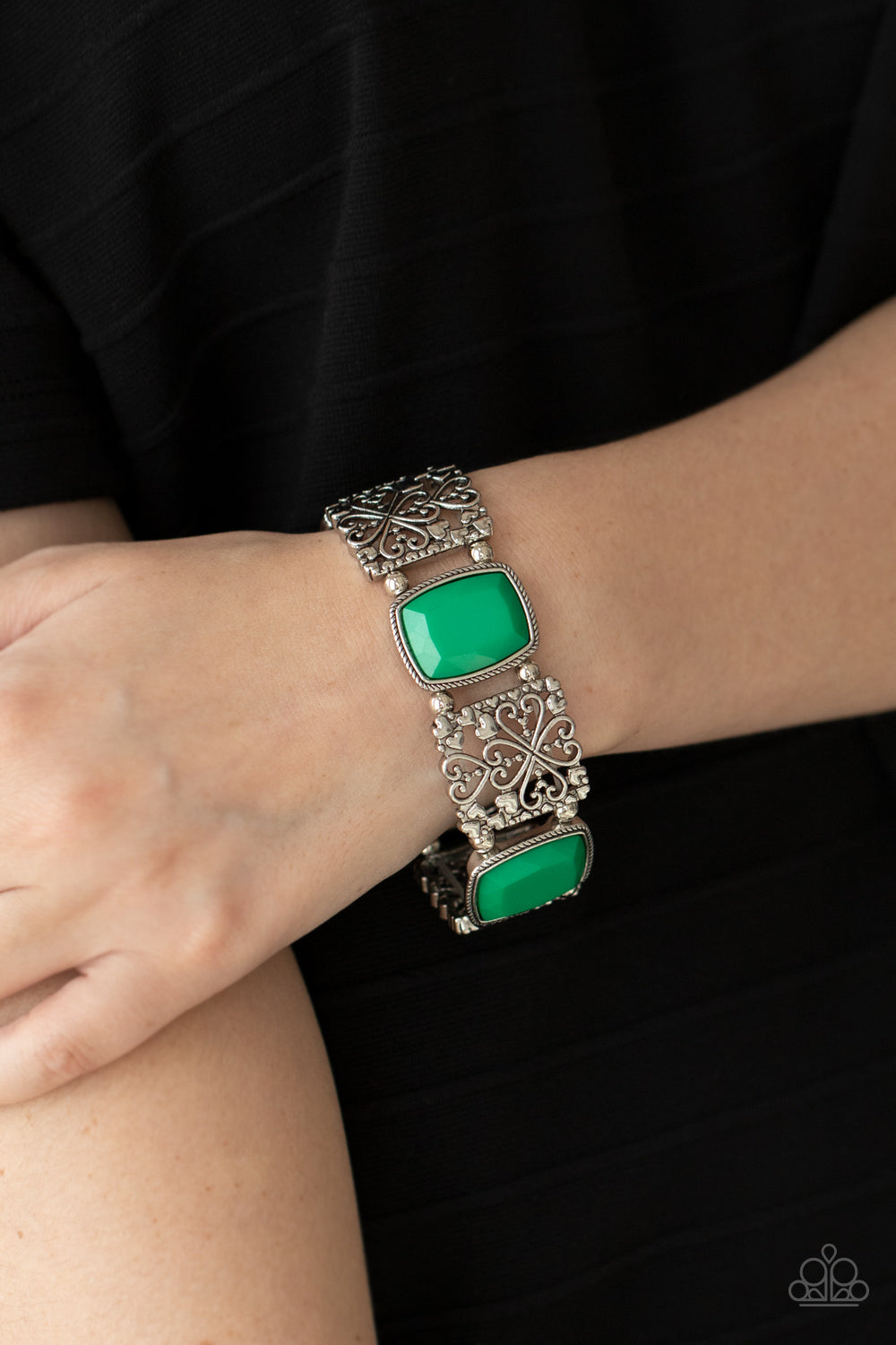 Paparazzi - Colorful Coronation - Green Bracelet