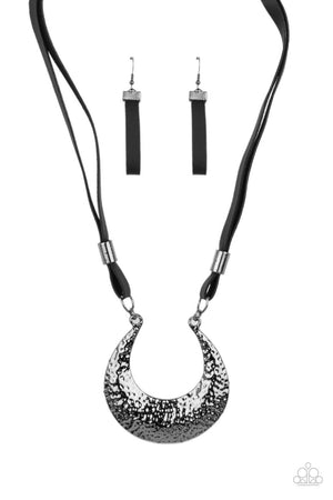 Paparazzi - Majorly Moonstruck - Black Necklace