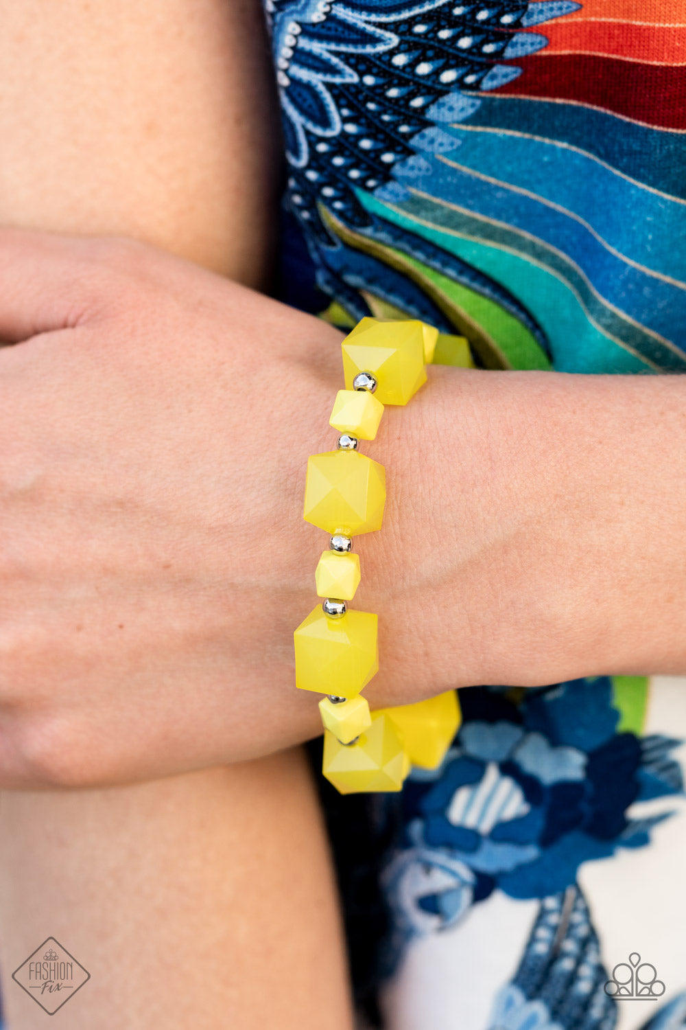 Paparazzi - Trendsetting Tourist - Yellow Bracelet