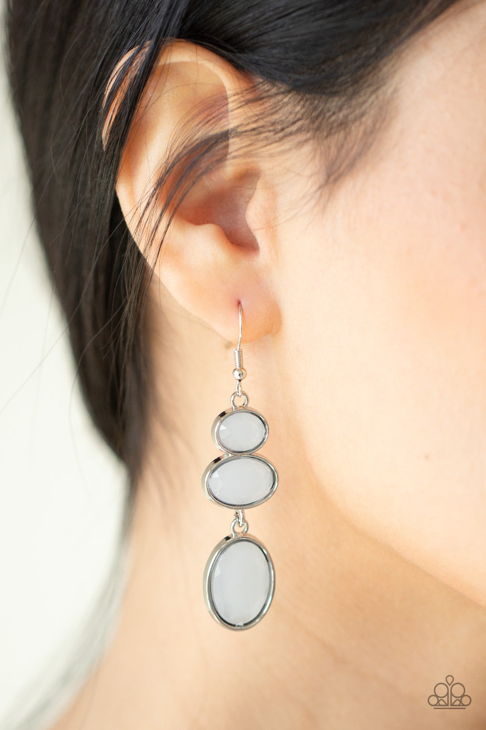 Paparazzi - Tiers Of Tranquility - White Earrings