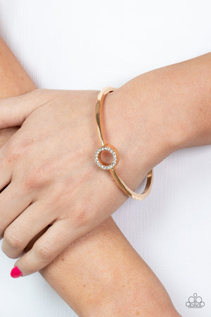 Paparazzi - Center COUTURE - Gold Bracelet