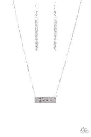 Paparazzi - The GLAM-ma - Silver Necklace