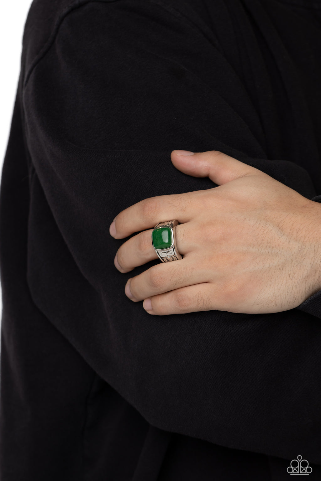 Paparazzi - Regal Resistance - Green Ring