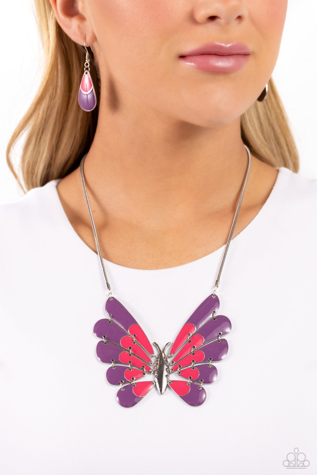 Paparazzi - Moth Maven - Purple Necklace