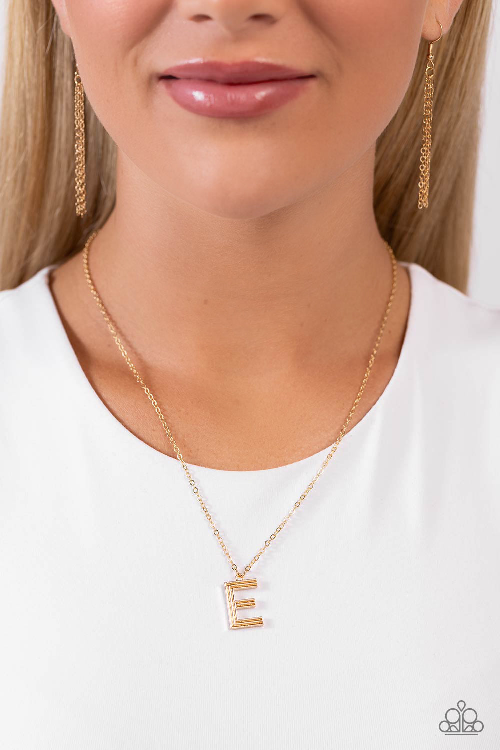 Paparazzi - Leave Your Initials - Gold - E Necklace