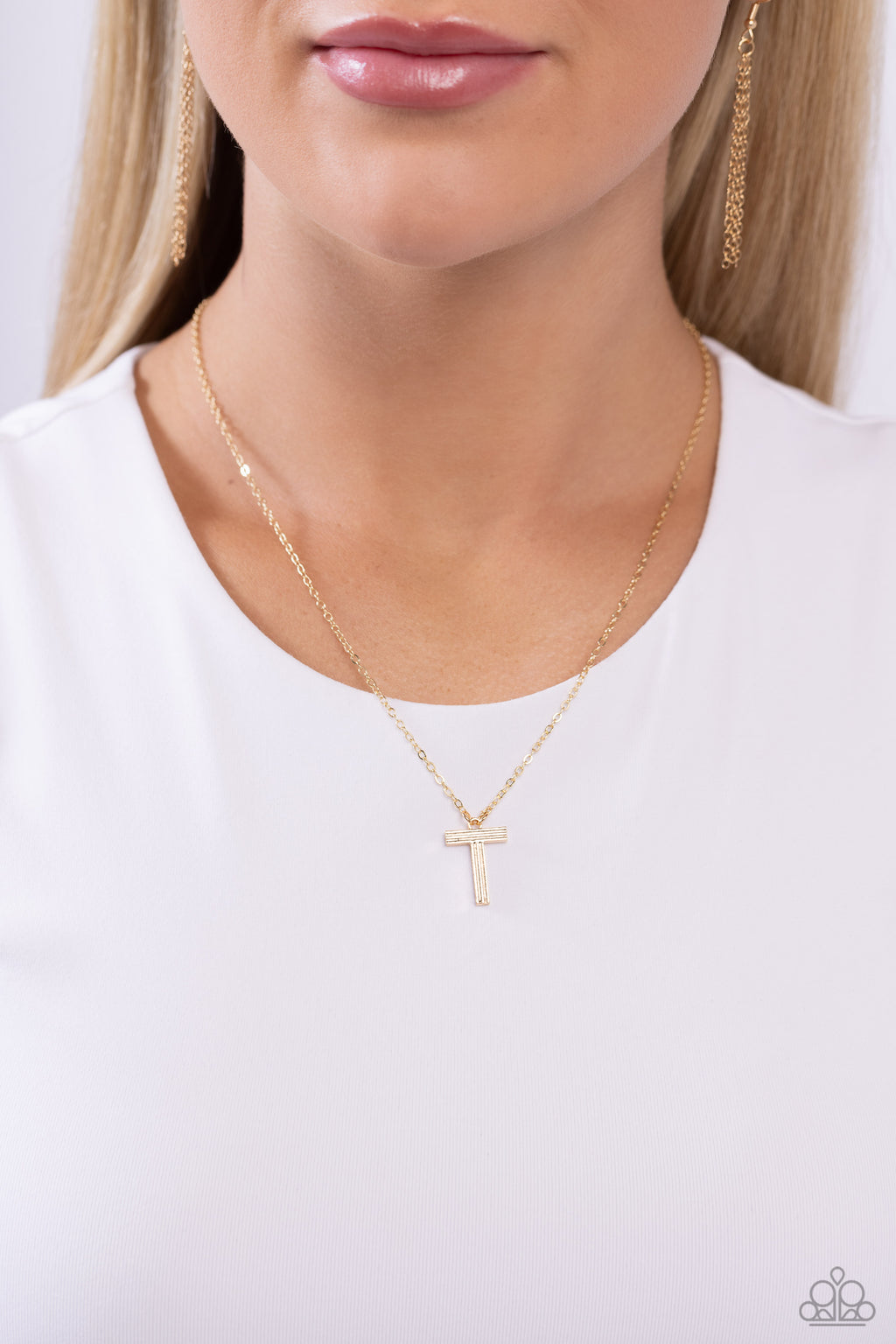 Paparazzi - Leave Your Initials - Gold - T Necklace