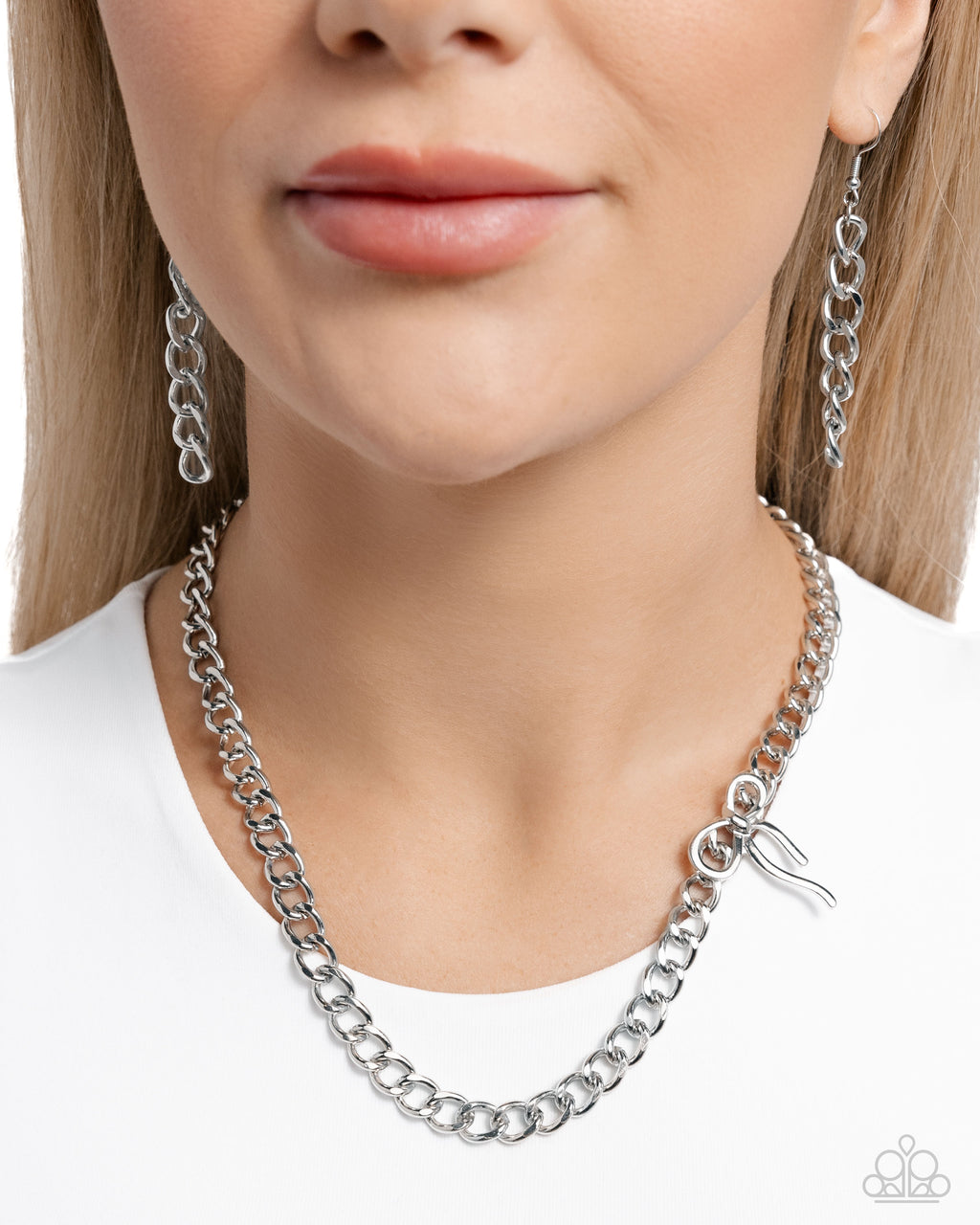 Paparazzi - Leading Loops - Silver Necklace